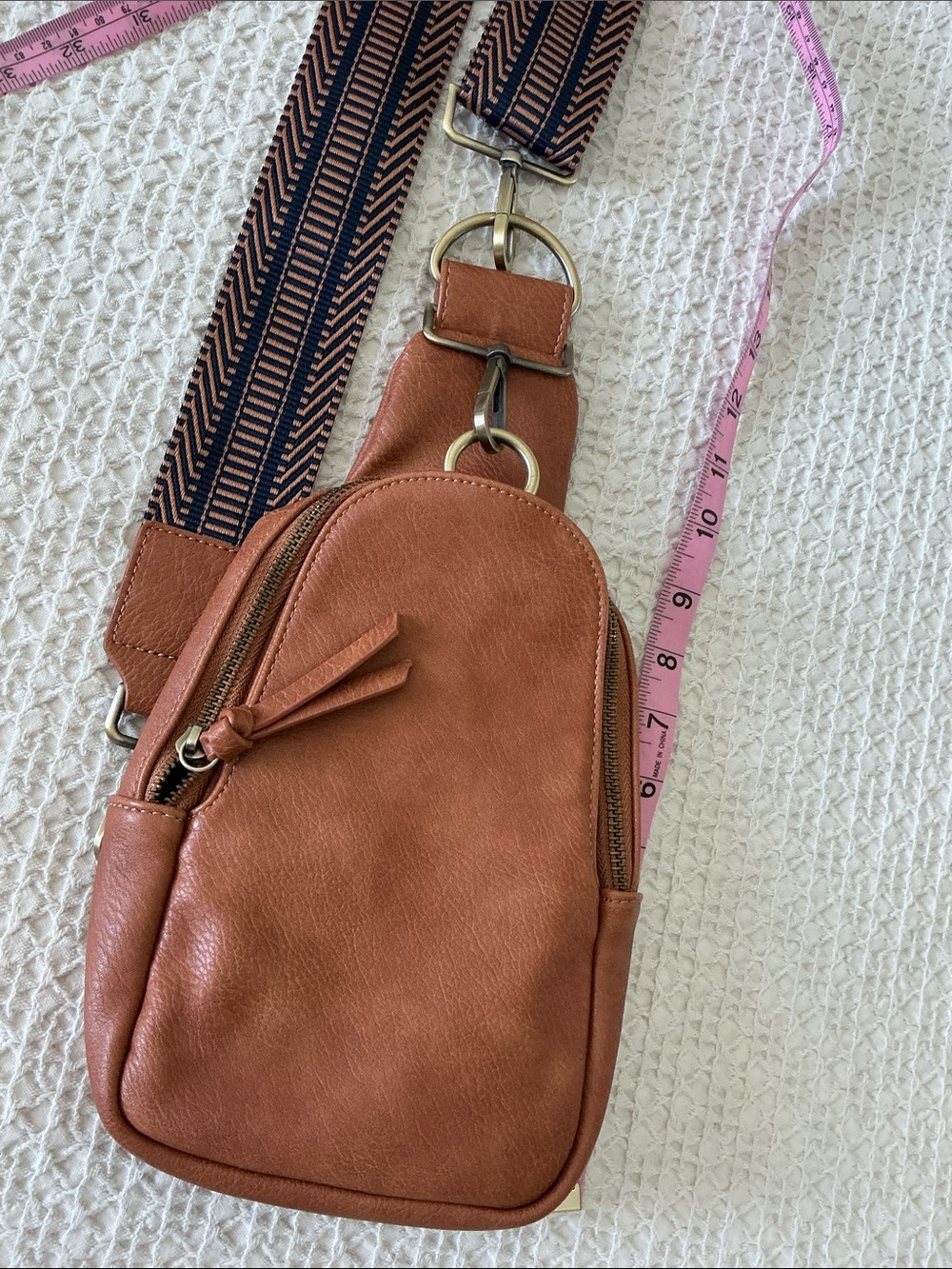 Anthropologie Urban Originals Tan Crossbody Sling Bag with Patterned Strap - Picture 8 of 9